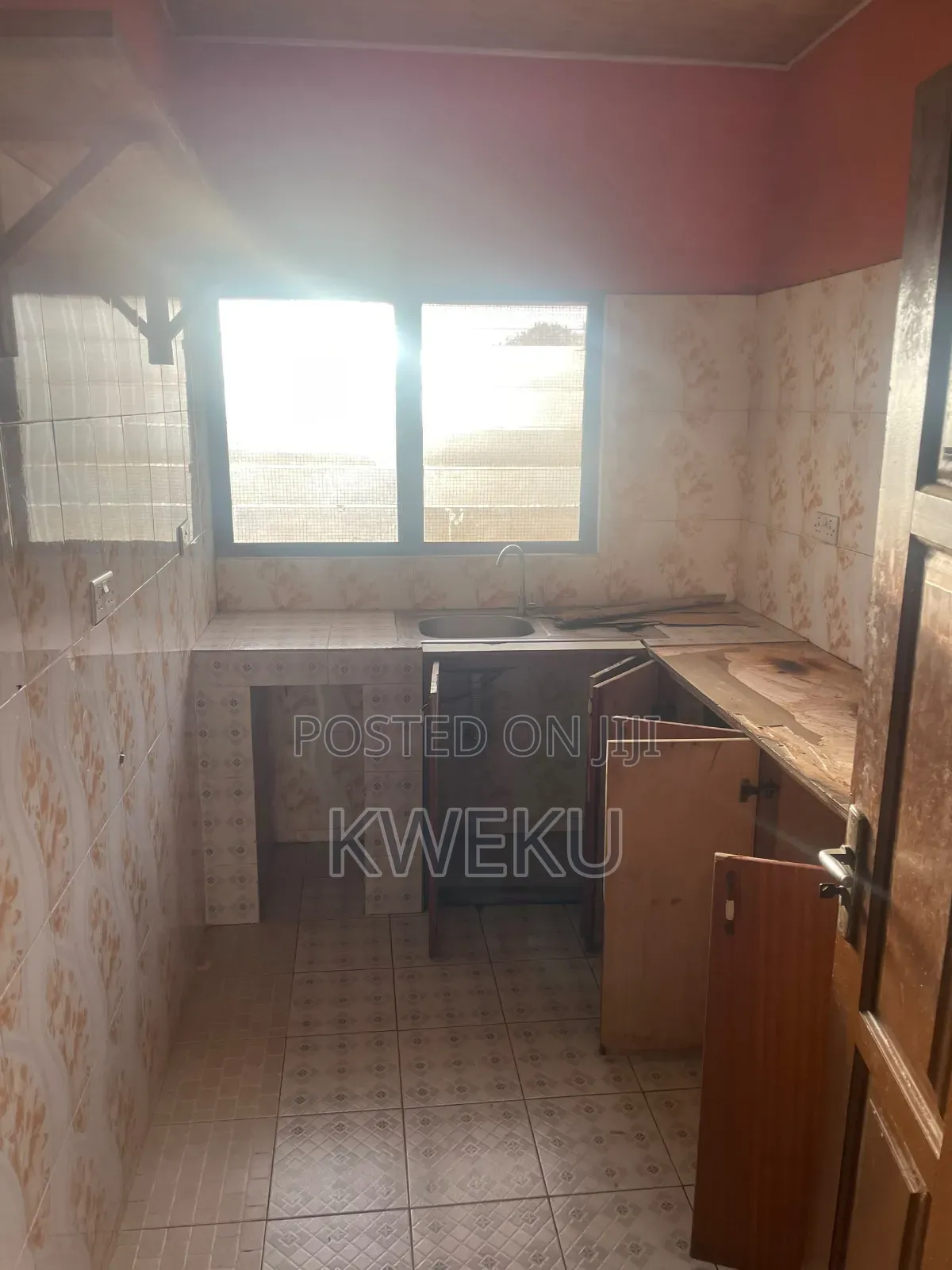 1bdrm Apartment in Estate Agency, Baatsona Total for rent