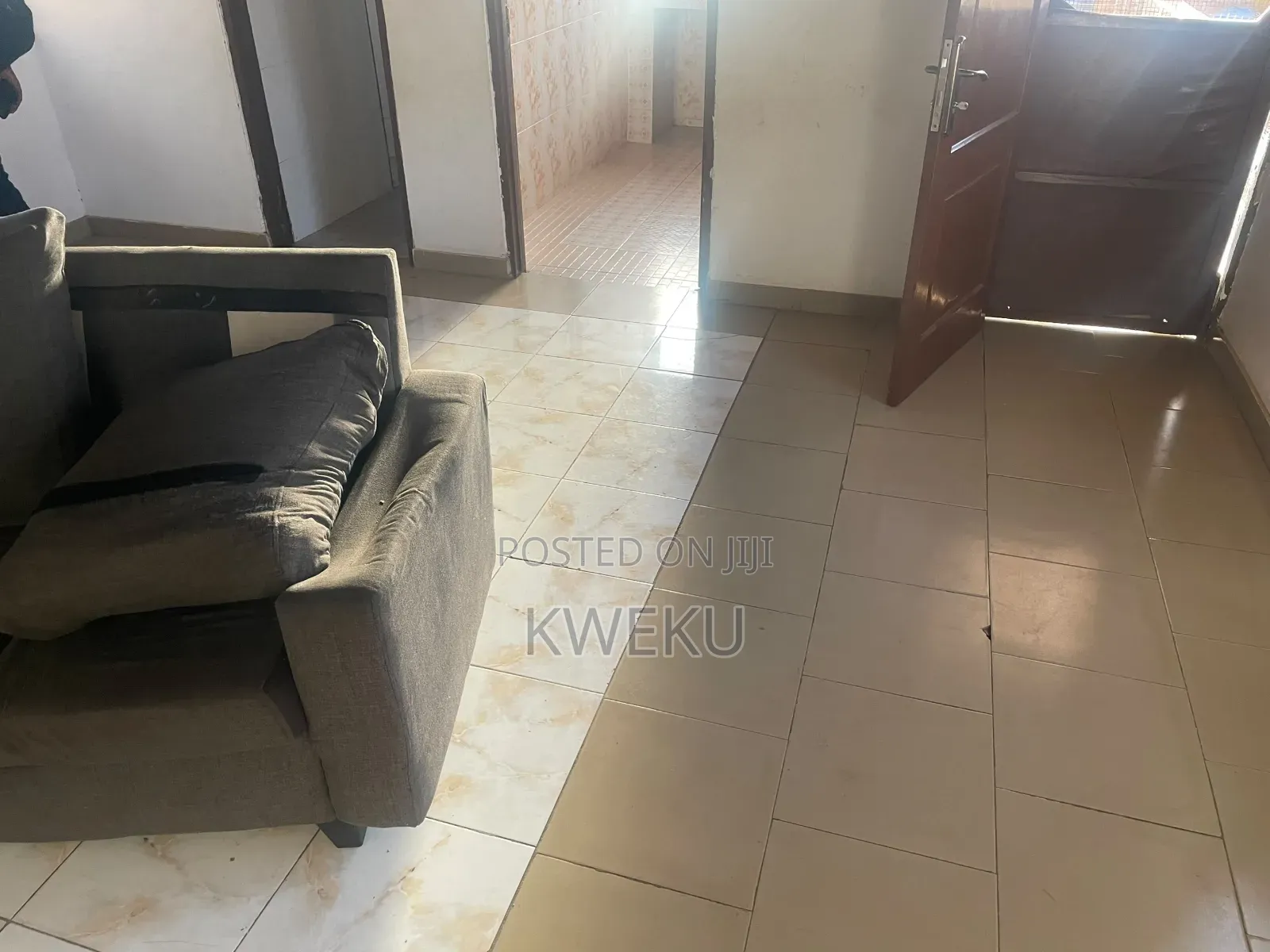 1bdrm Apartment in Estate Agency, Baatsona Total for rent