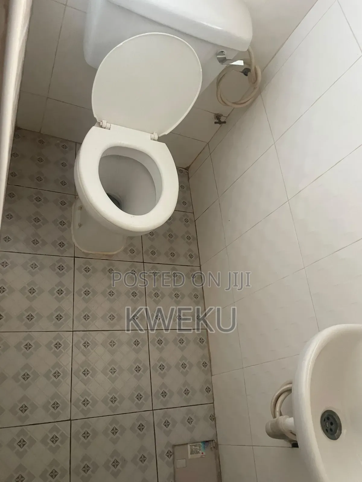 1bdrm Apartment in Estate Agency, Baatsona Total for rent