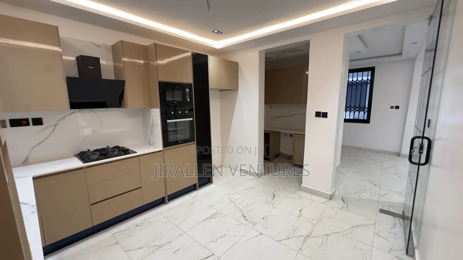 4bdrm House in Adenta for sale
