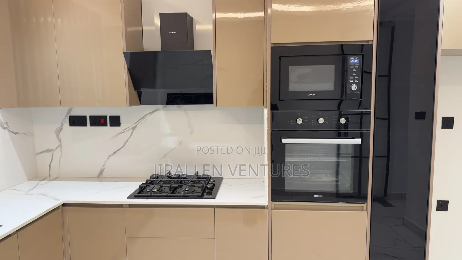 4bdrm House in Adenta for sale