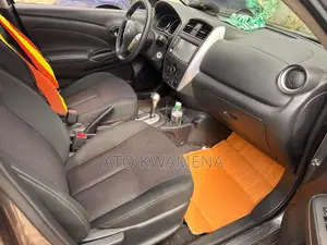 Nissan Versa 1.6 SV 2019 Silver