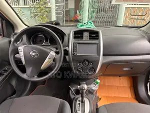 Nissan Versa 1.6 SV 2019 Silver