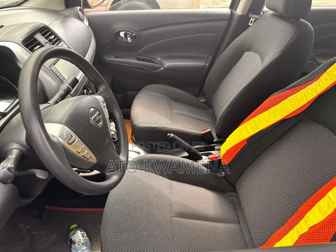 Nissan Versa 1.6 SV 2019 Silver