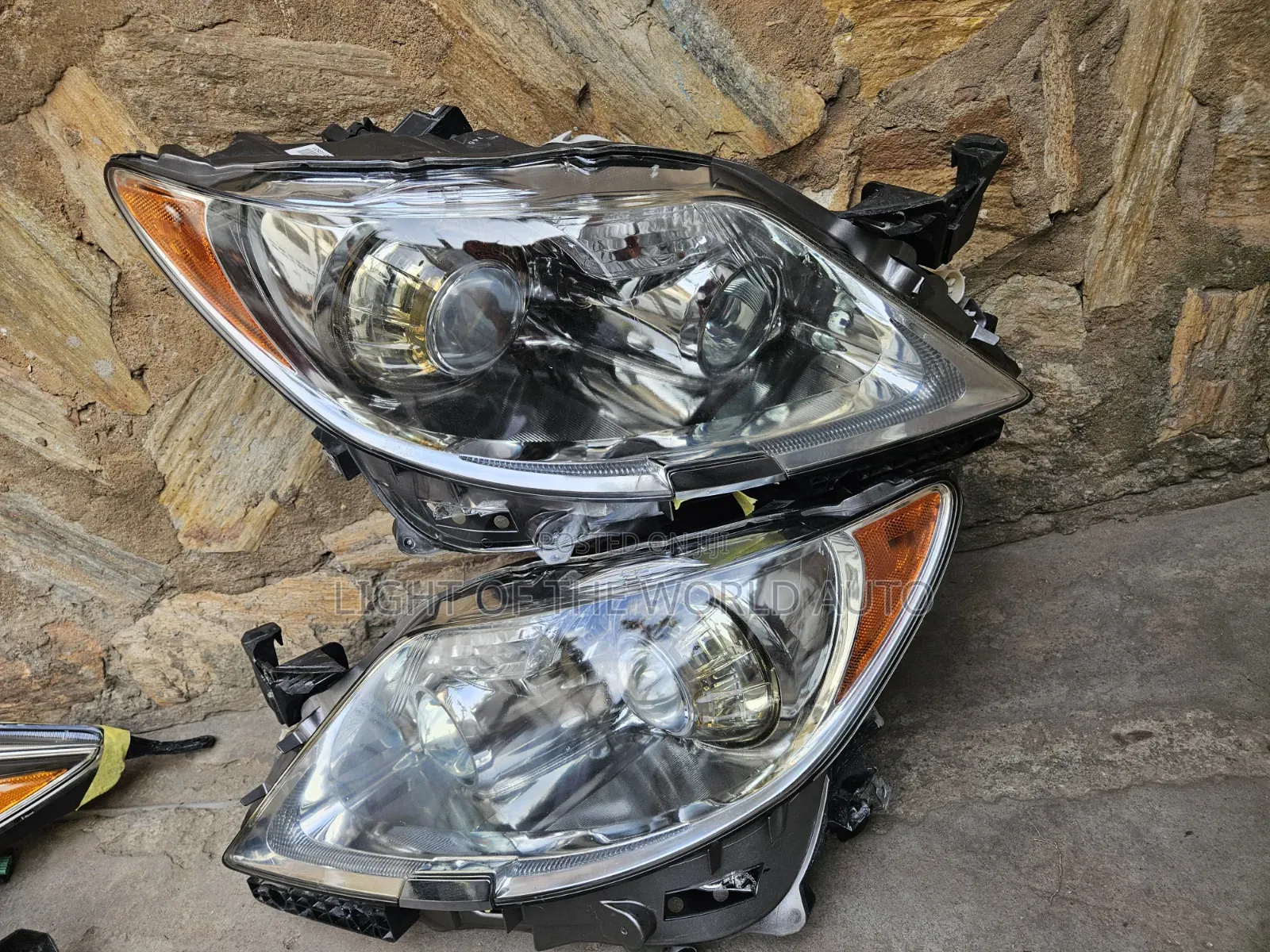 Lexus LS460 Headlight Charger Type