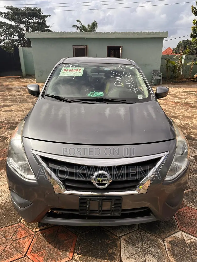 Nissan Versa 1.6 SV 2019 Silver