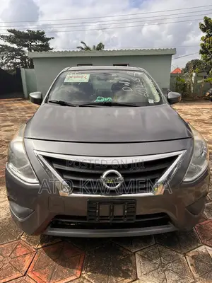 Nissan Versa 1.6 SV 2019 Silver