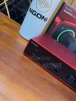 Focusrite Scarlett 2i2 (4th Generation) USB Audio Interface