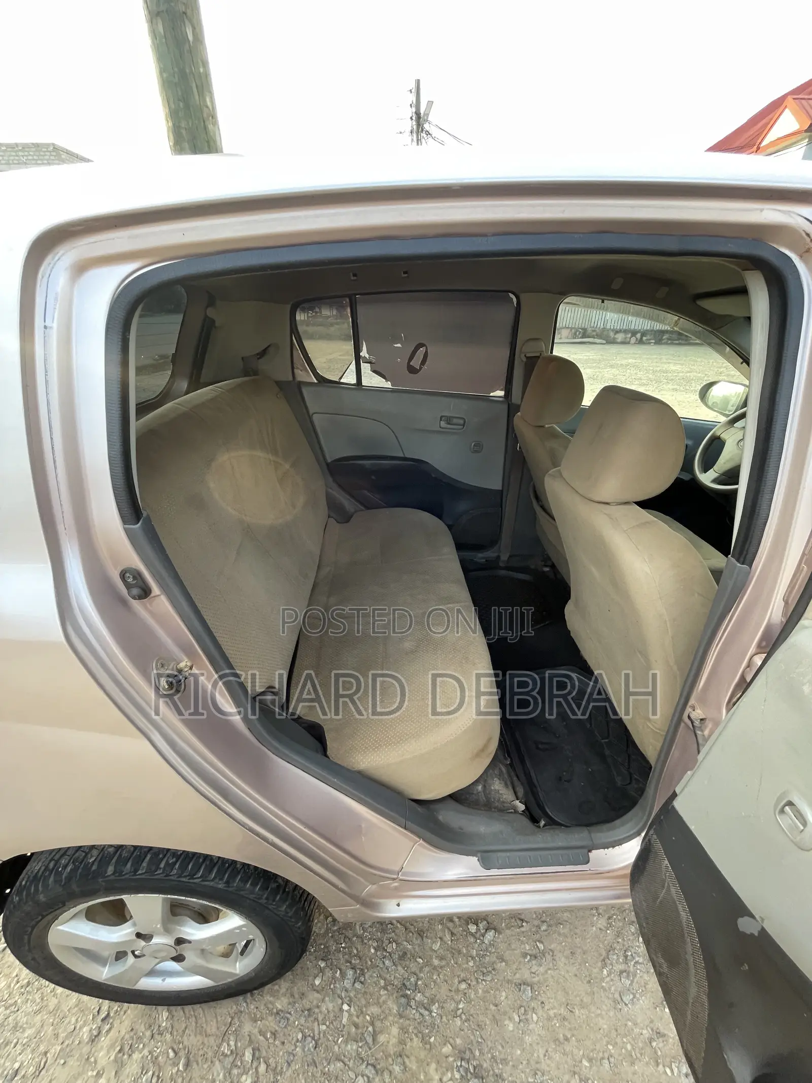 Daihatsu Mira 2011 Pink