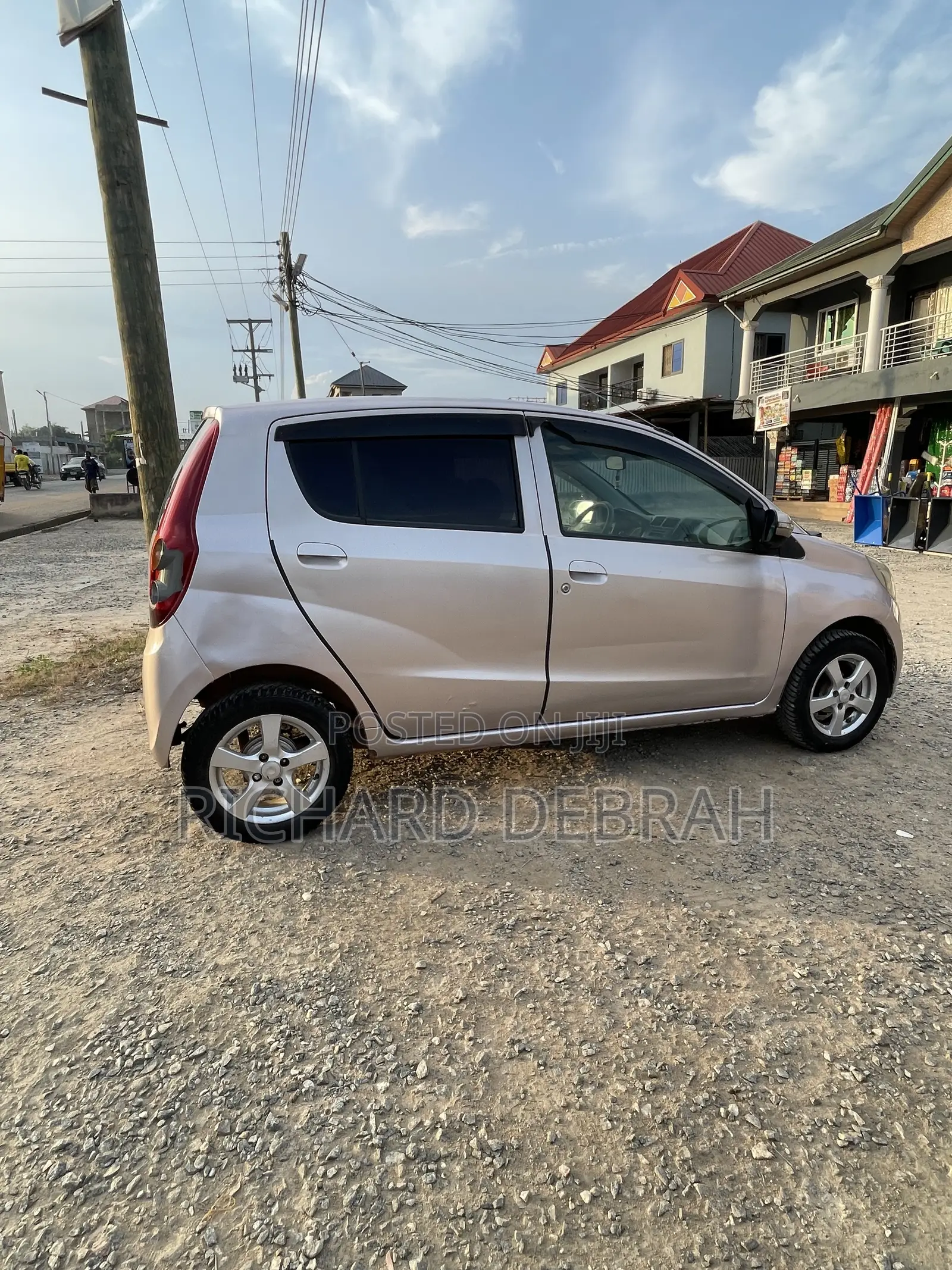 Daihatsu Mira 2011 Pink