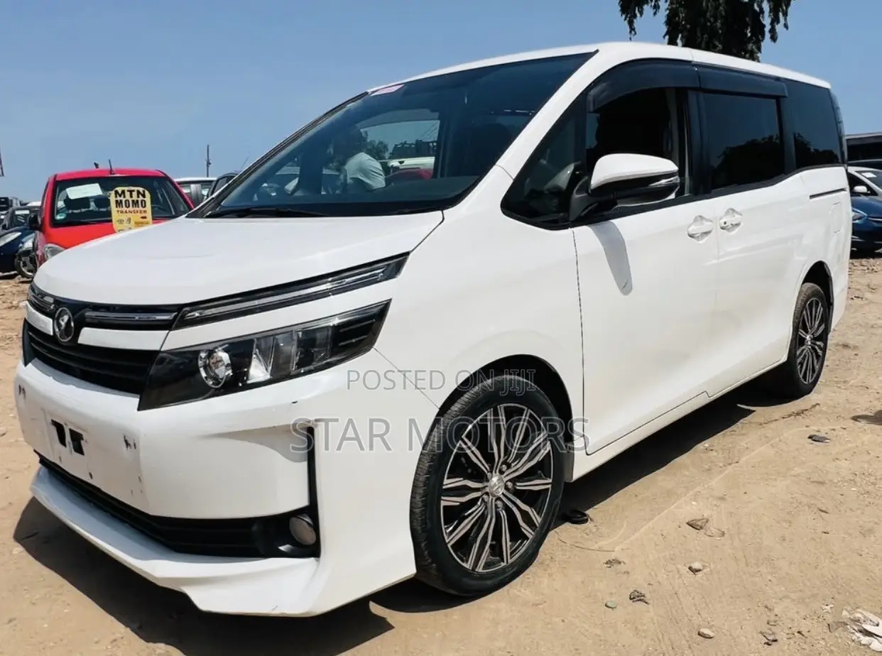 Toyota Voxy 2015 White
