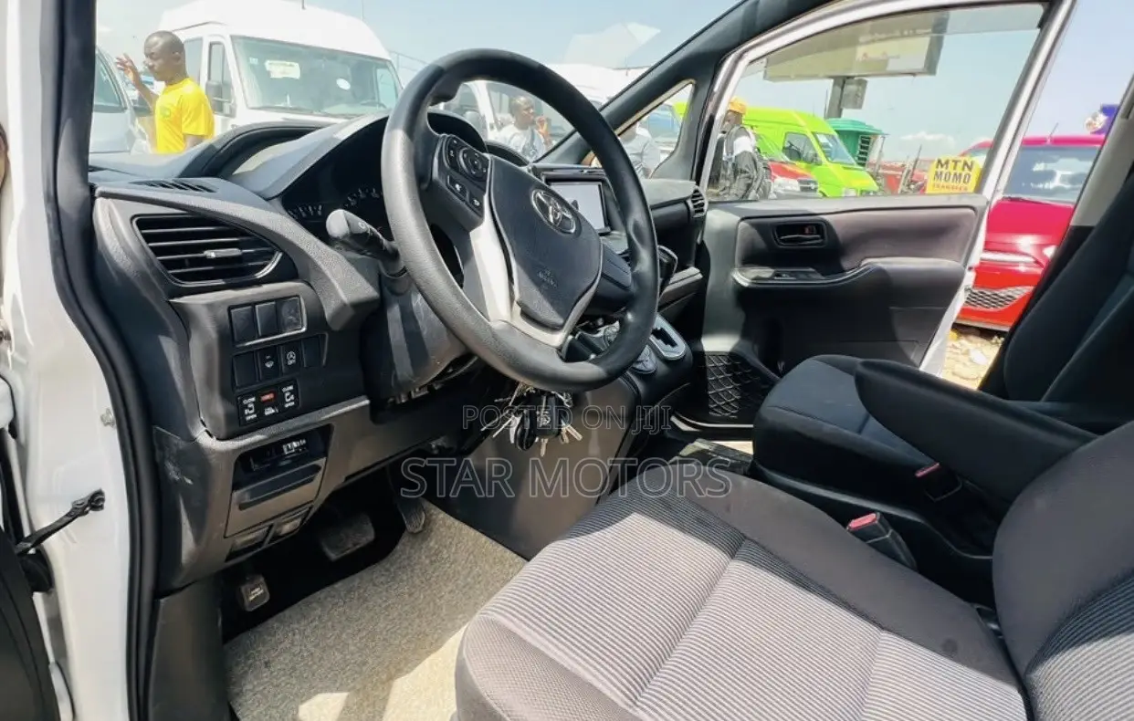 Toyota Voxy 2015 White