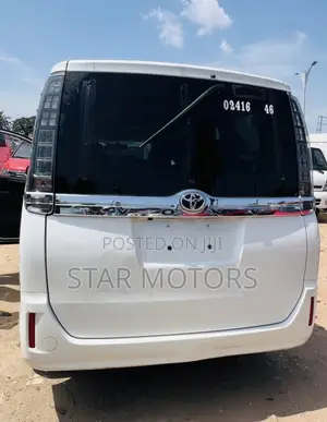 Toyota Voxy 2015 White
