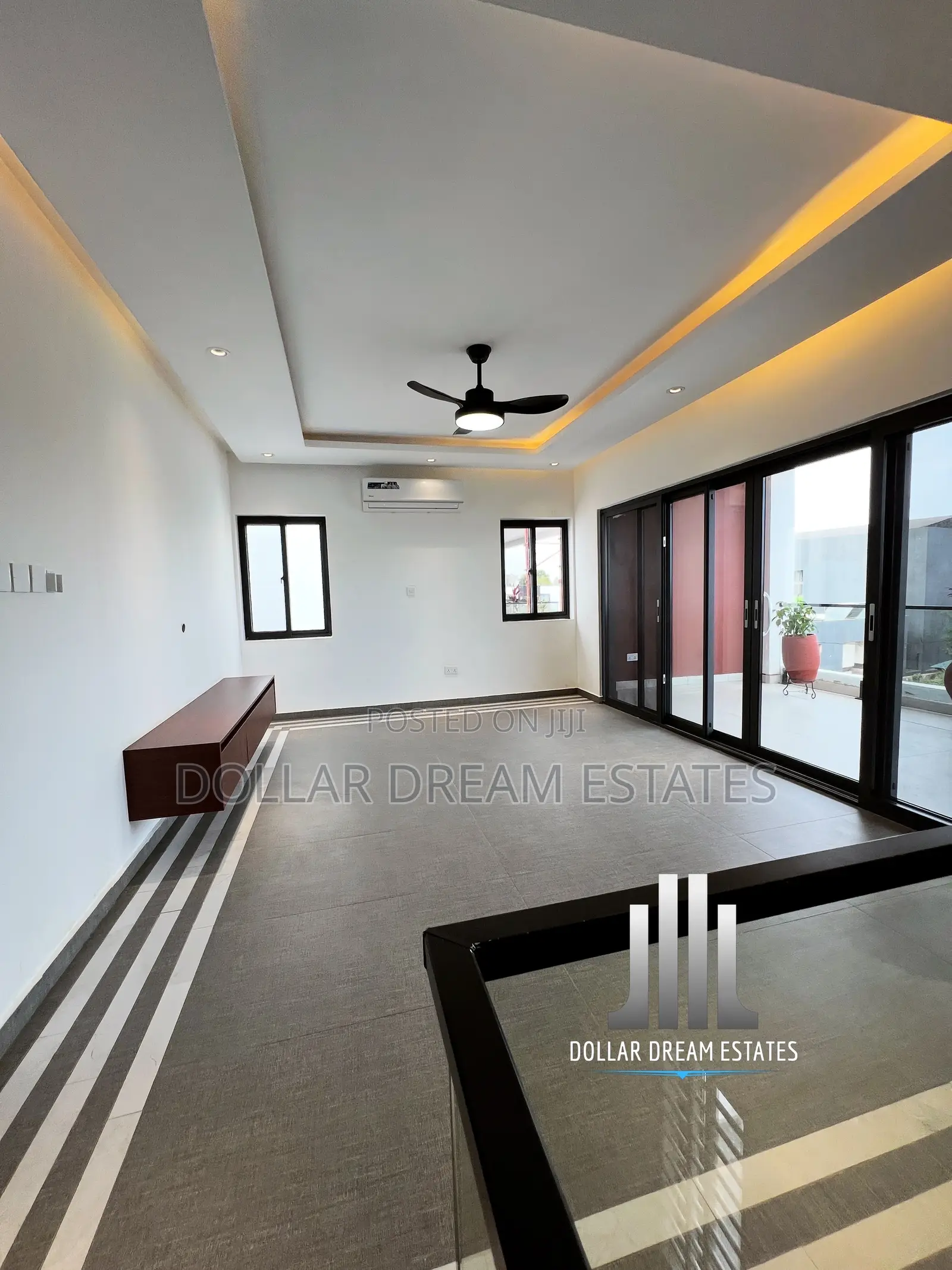 4bdrm Townhouse/Terrace in East Legon for sale