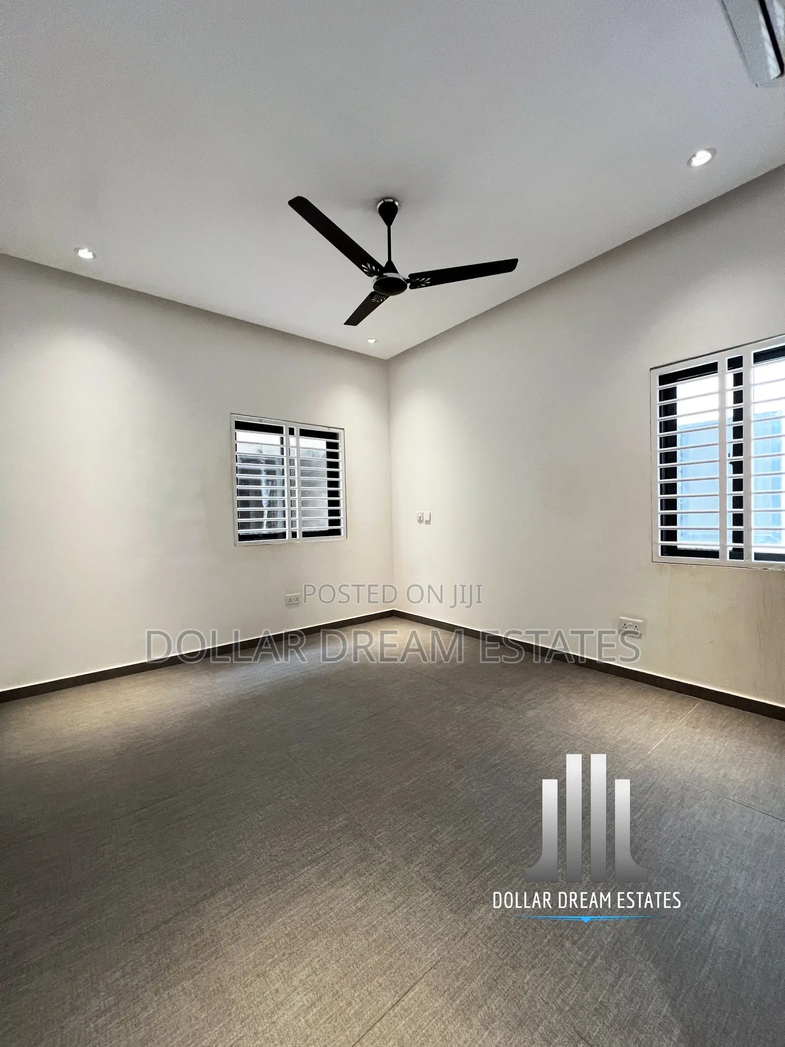4bdrm Townhouse/Terrace in East Legon for sale