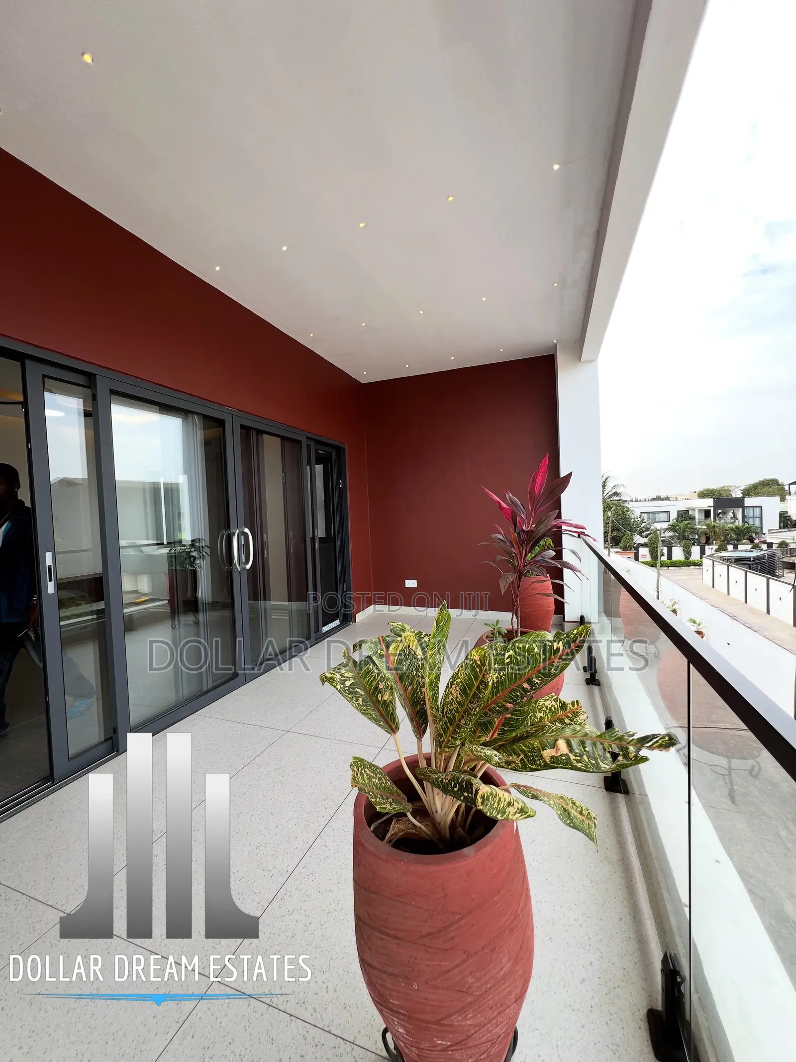 4bdrm Townhouse/Terrace in East Legon for sale