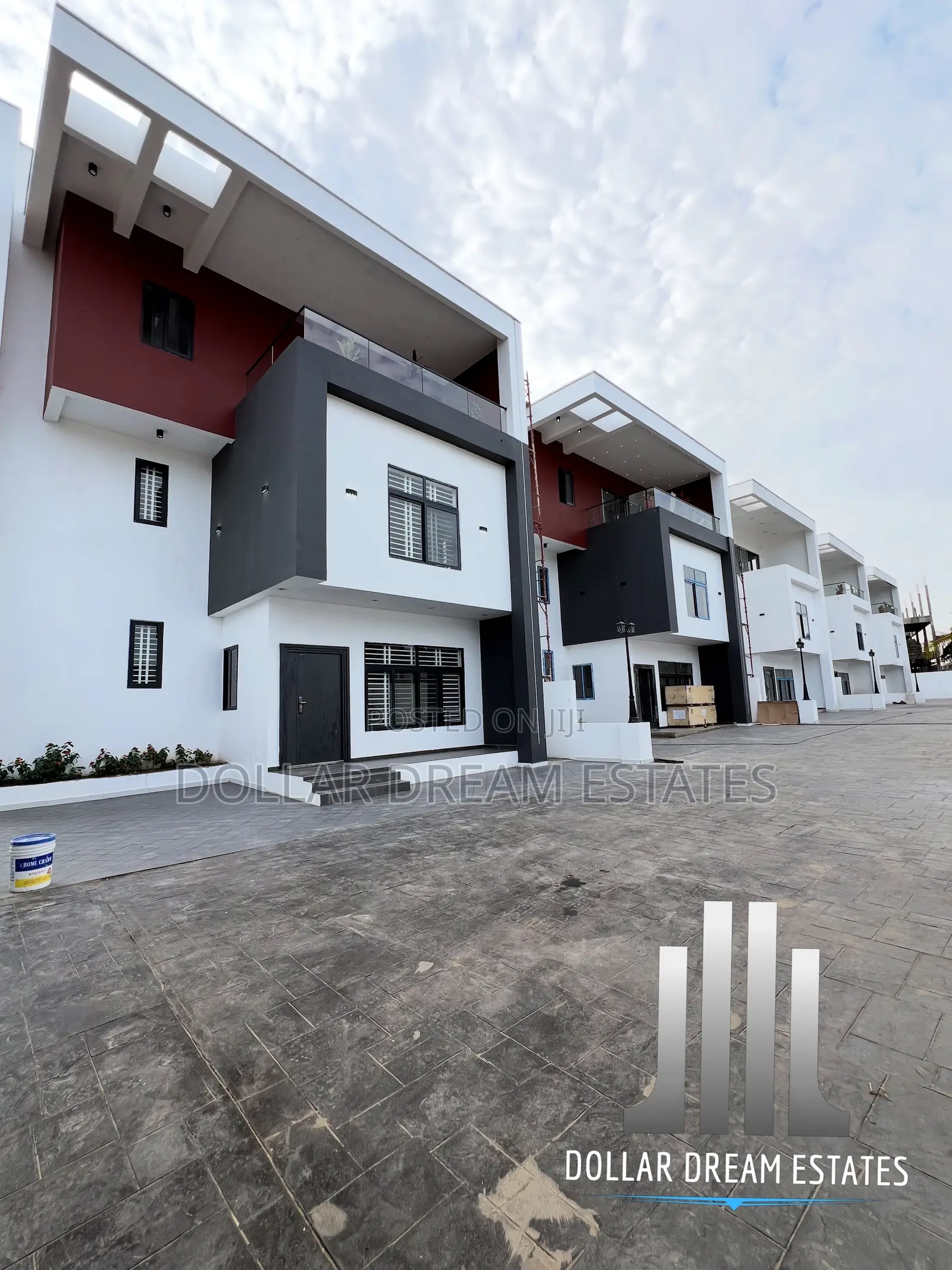 4bdrm Townhouse/Terrace in East Legon for sale