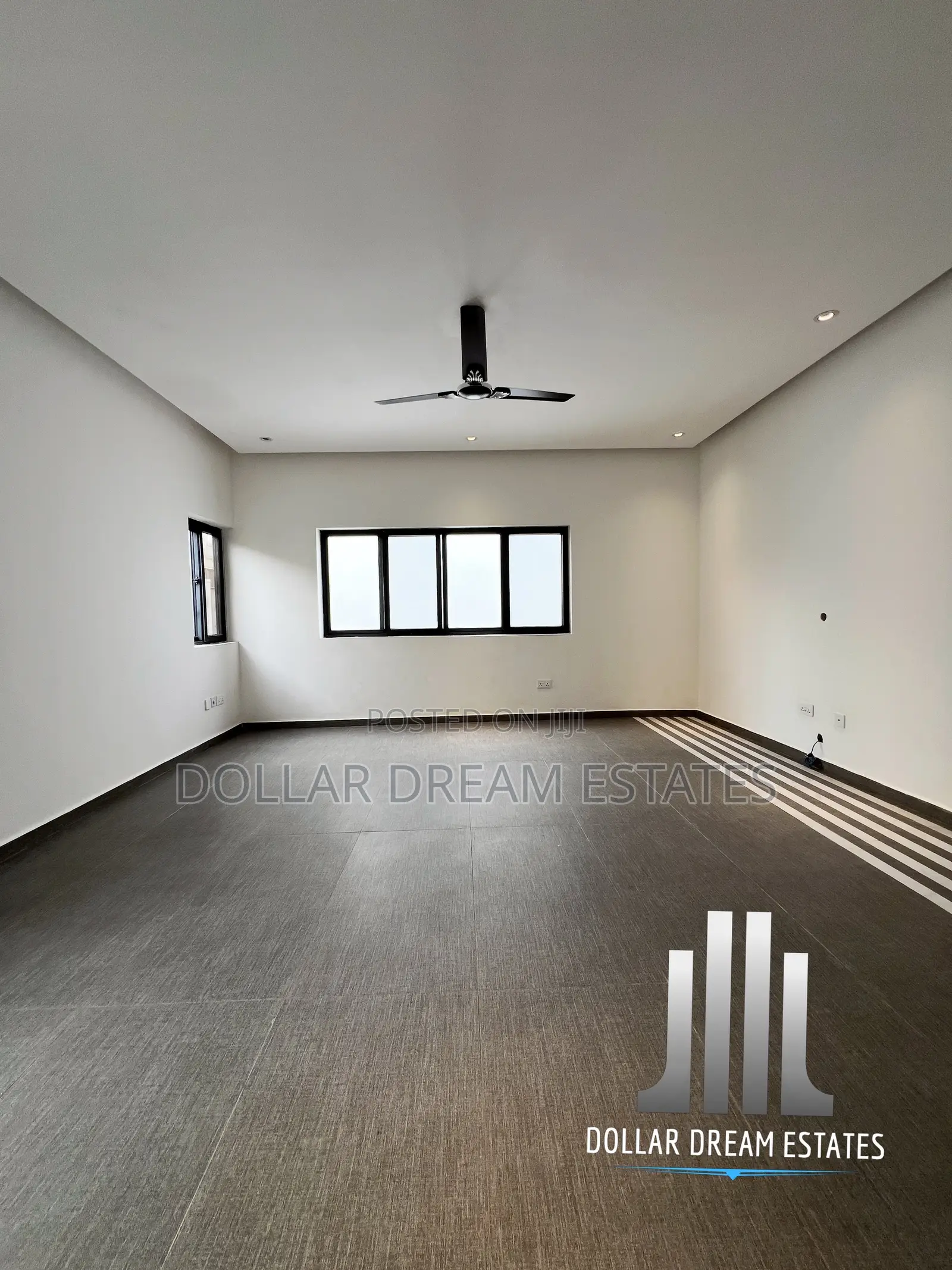 4bdrm Townhouse/Terrace in East Legon for sale