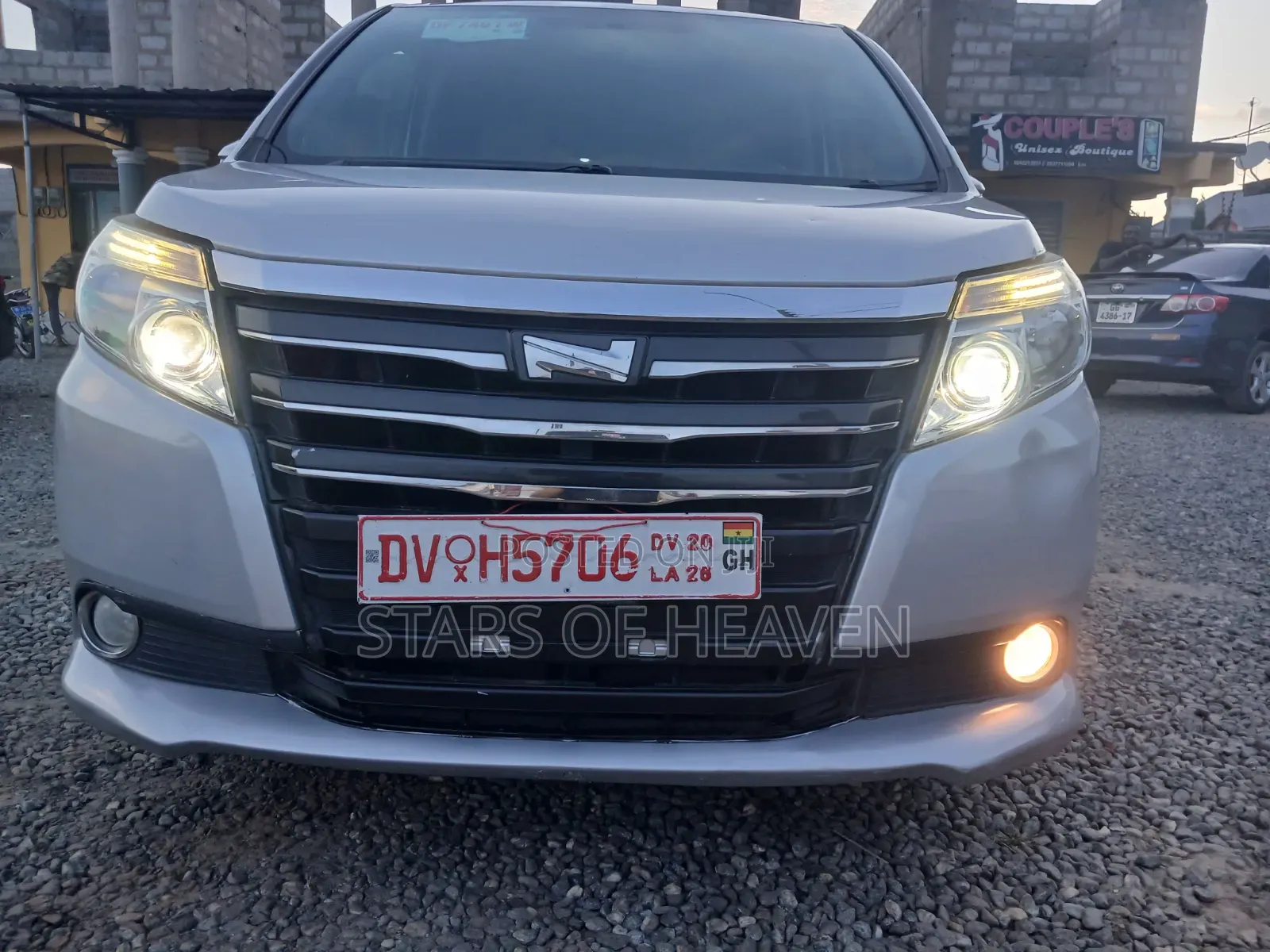 Toyota Noah 2016 Silver
