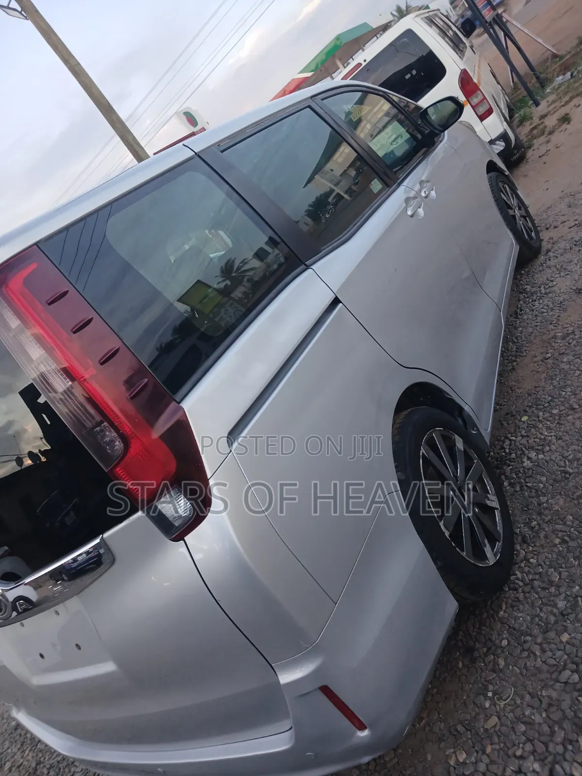 Toyota Noah 2016 Silver