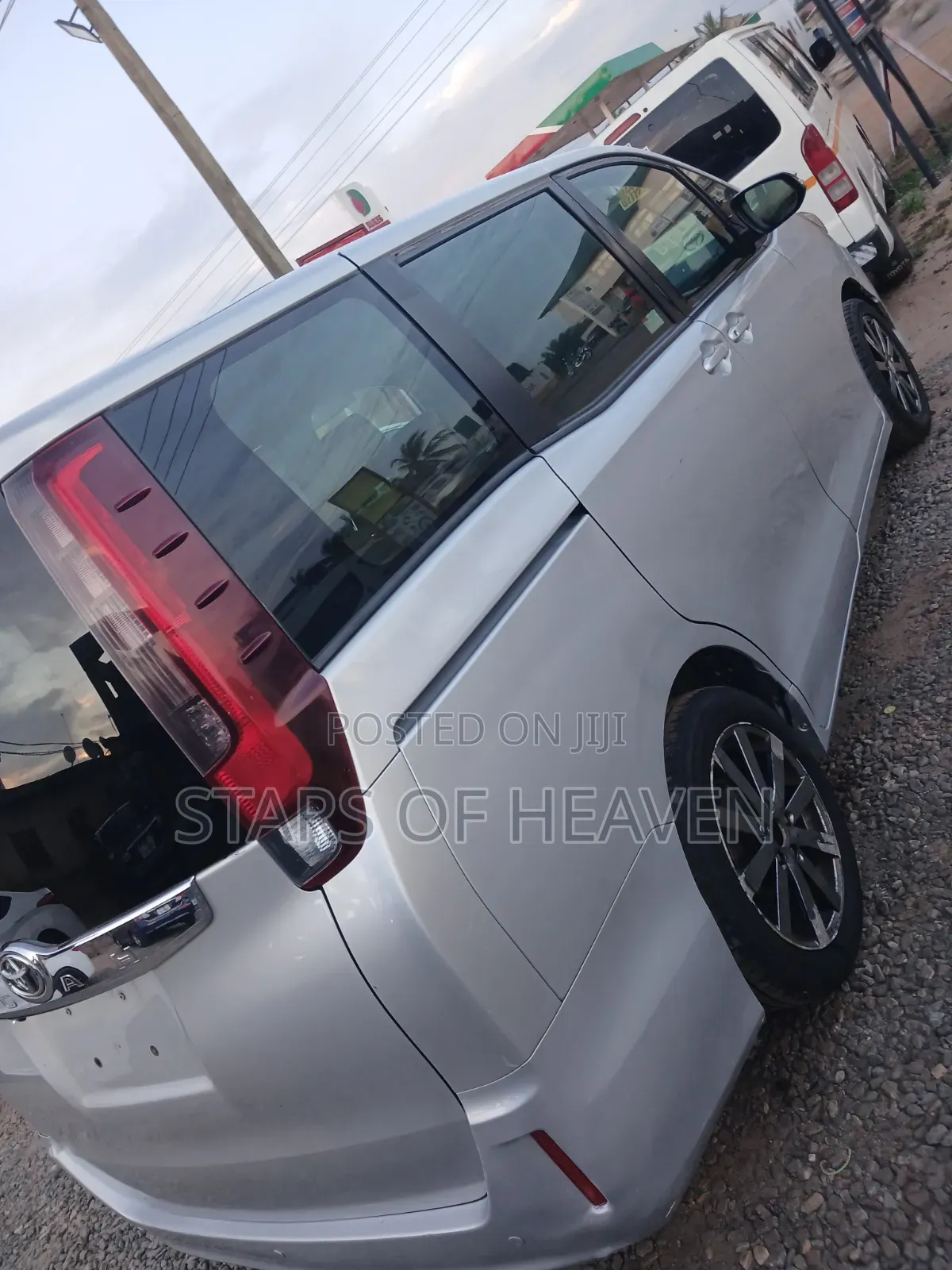 Toyota Noah 2016 Silver