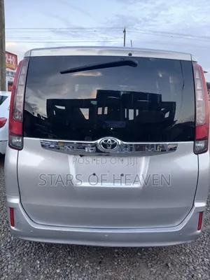 Toyota Noah 2016 Silver