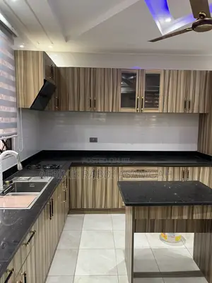 6bdrm House in Santasi Anyinam, Kumasi Metropolitan for sale