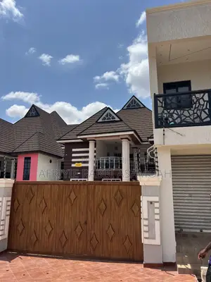 6bdrm House in Santasi Anyinam, Kumasi Metropolitan for sale