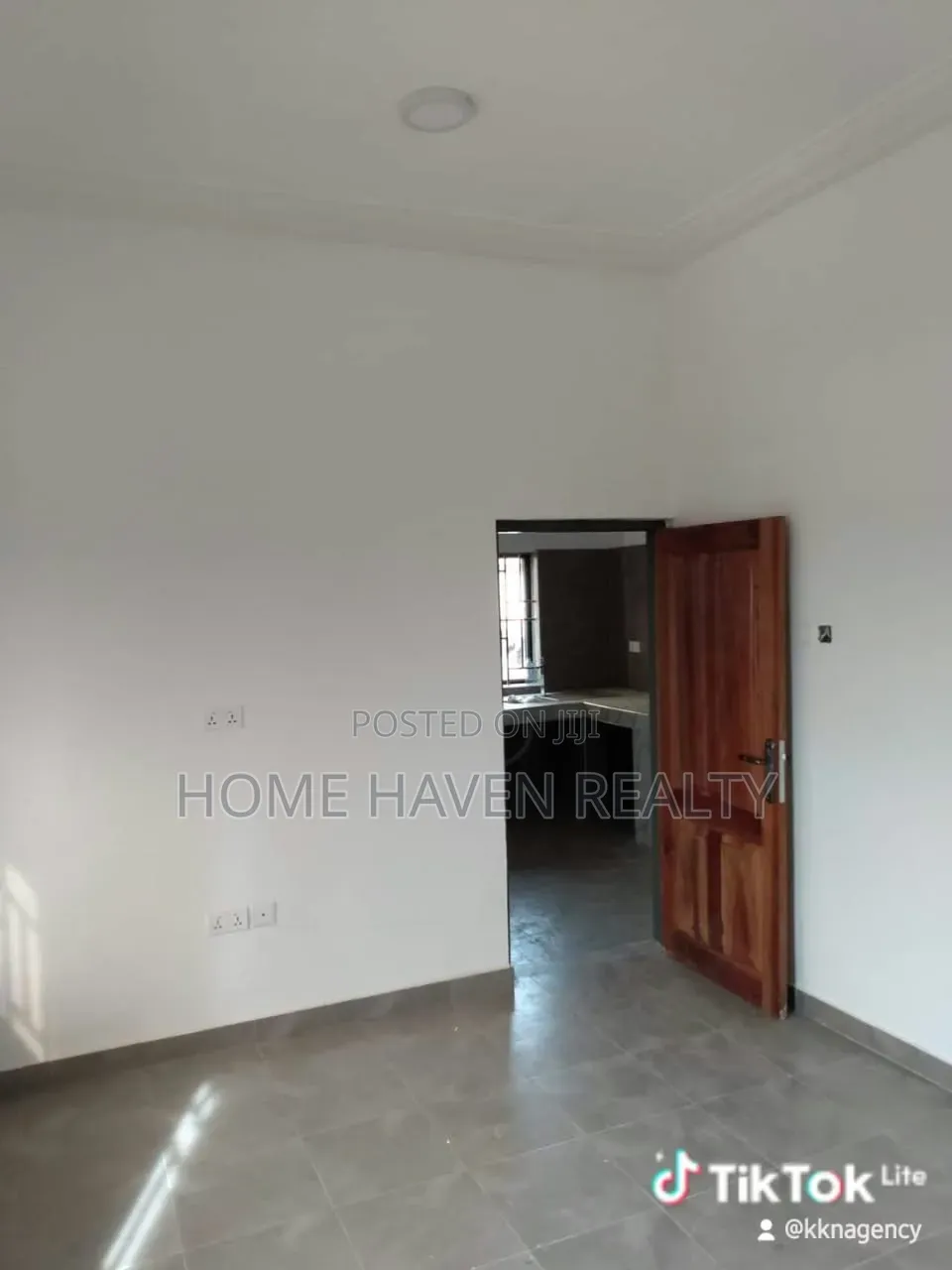 5bdrm House in North Ridge for rent