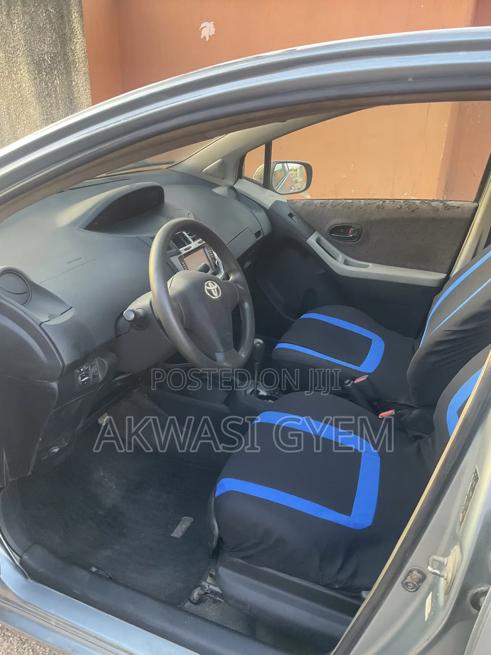 Toyota Vitz 1.0 FWD 5dr 2010 Silver