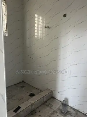 4bdrm House in Ahodwo Daban, Kumasi Metropolitan for sale