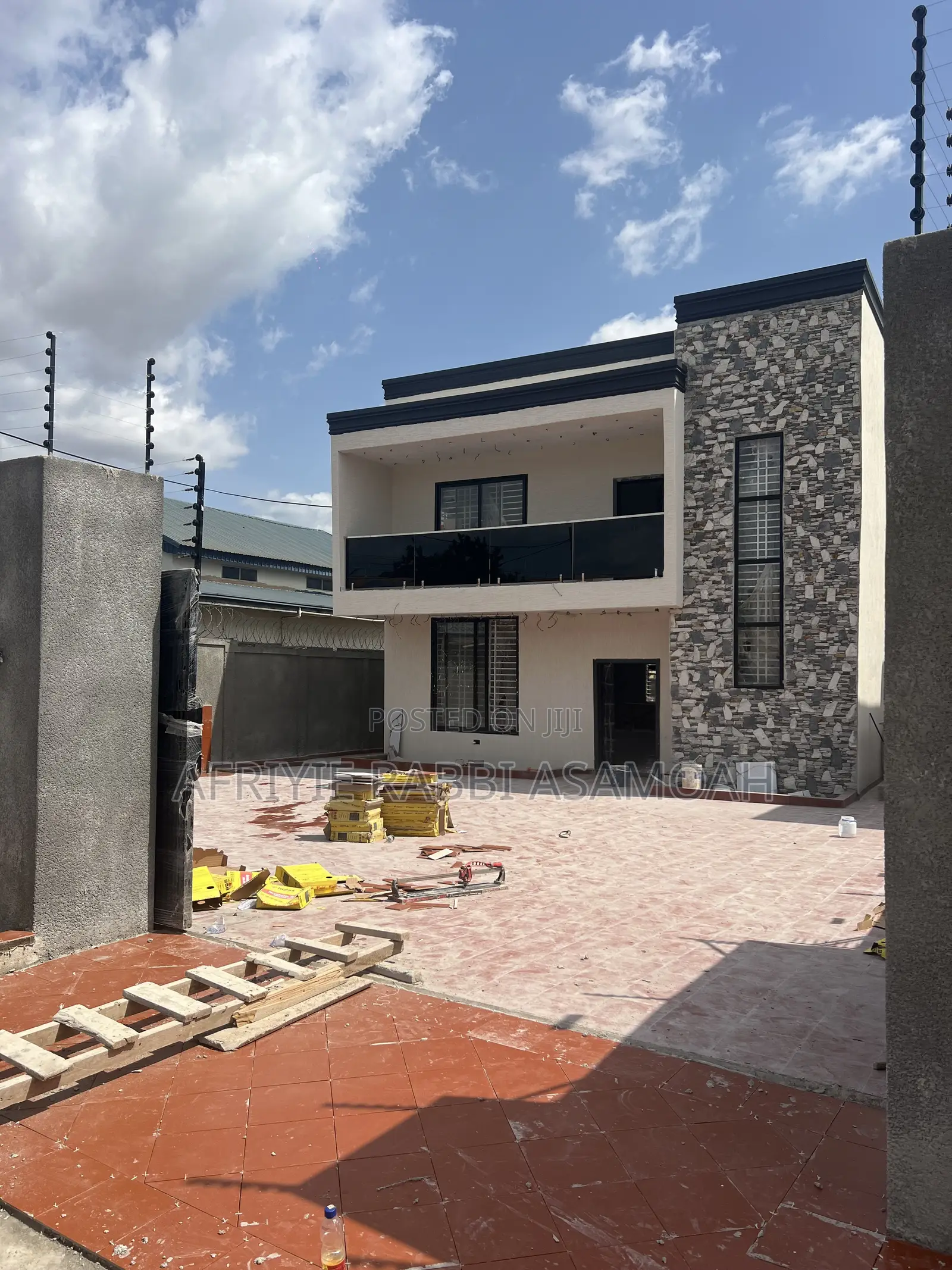 4bdrm House in Ahodwo Daban, Kumasi Metropolitan for sale