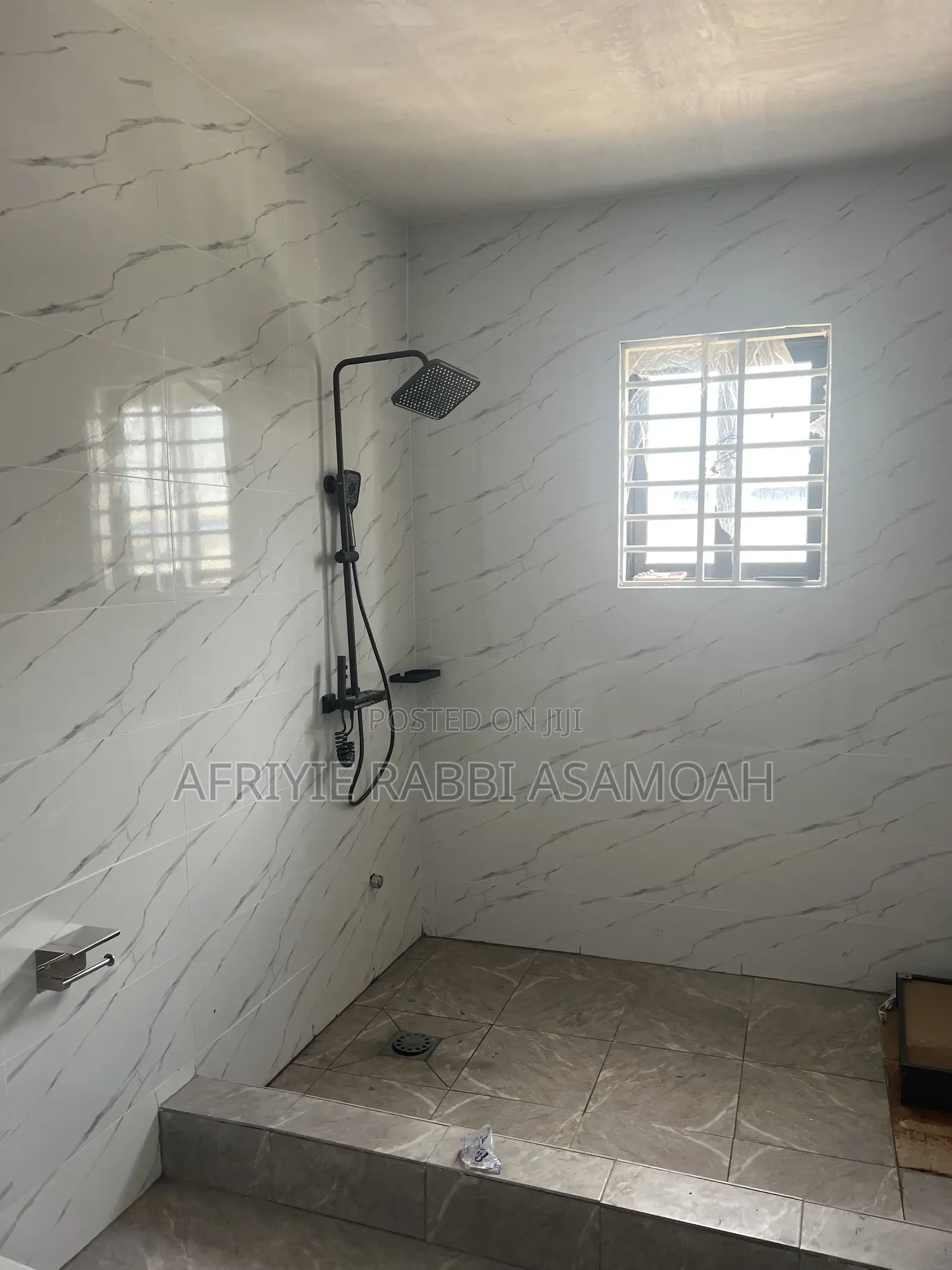 4bdrm House in Ahodwo Daban, Kumasi Metropolitan for sale