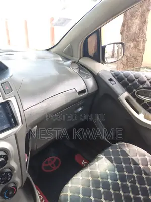 Toyota Vitz 2010 Gray