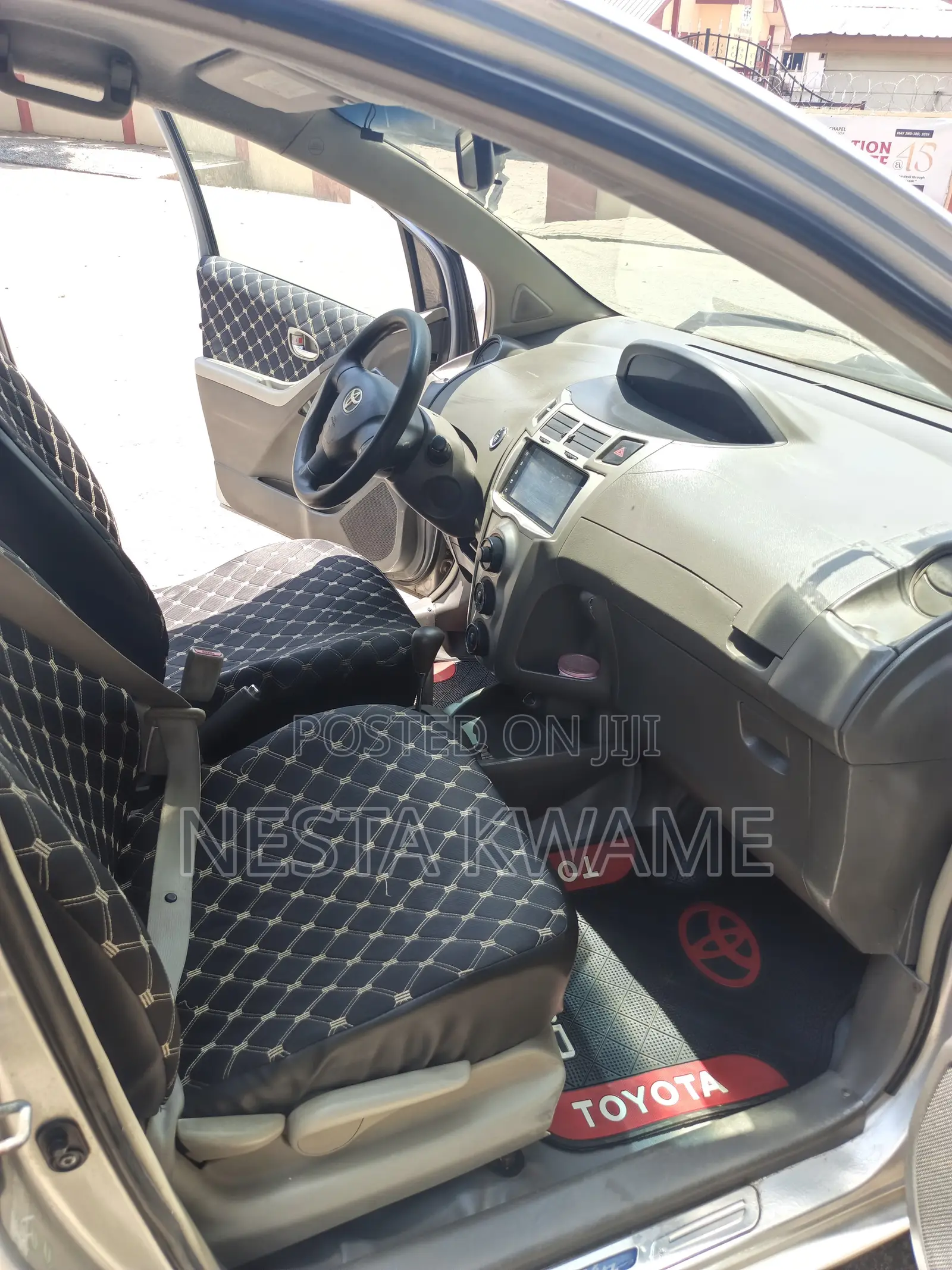 Toyota Vitz 2010 Gray