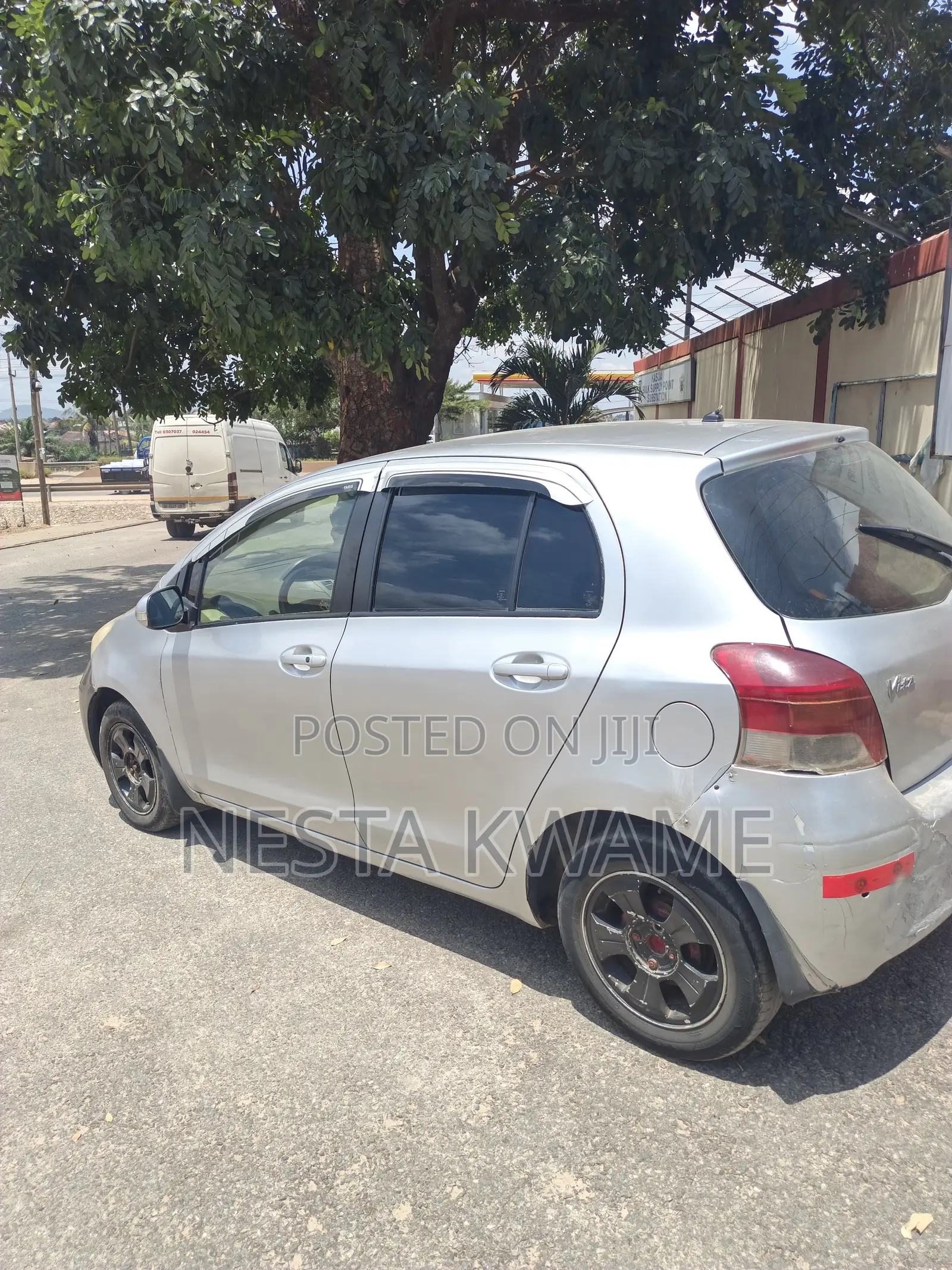 Toyota Vitz 2010 Gray