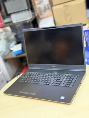 Laptop Dell Precision 7750 16GB Intel Xeon SSD 512GB