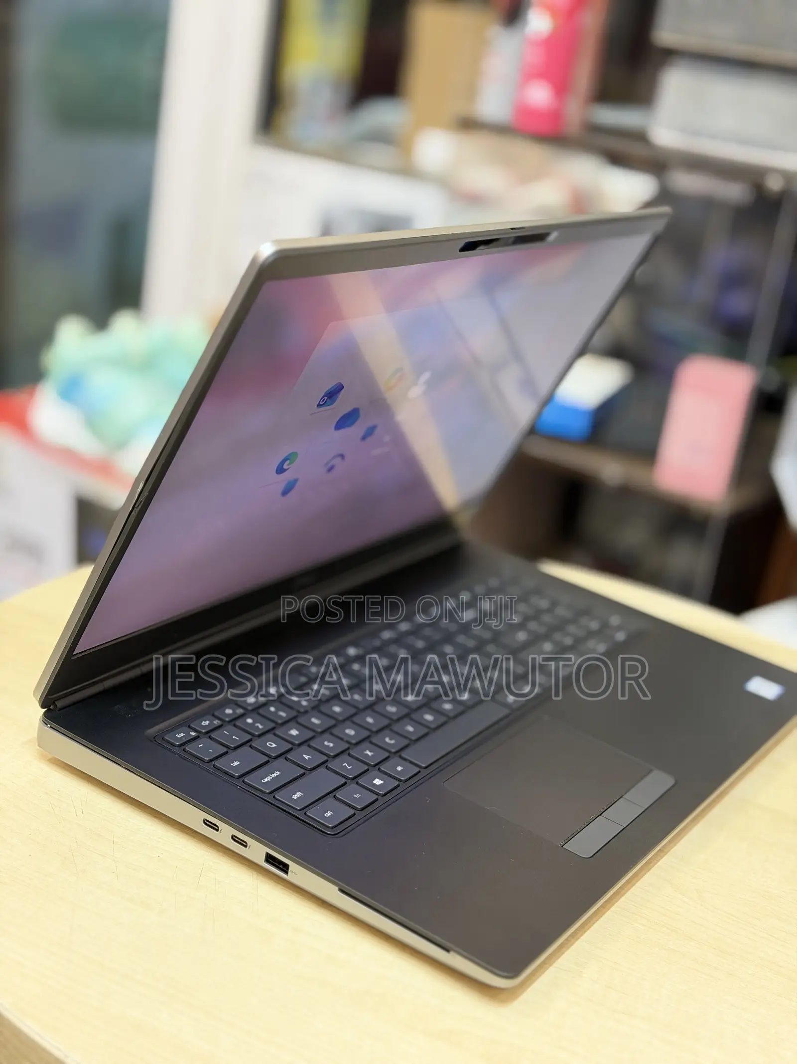 Laptop Dell Precision 7750 16GB Intel Xeon SSD 512GB