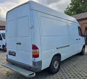 Mercedes-Benz Sprinter 2005 White