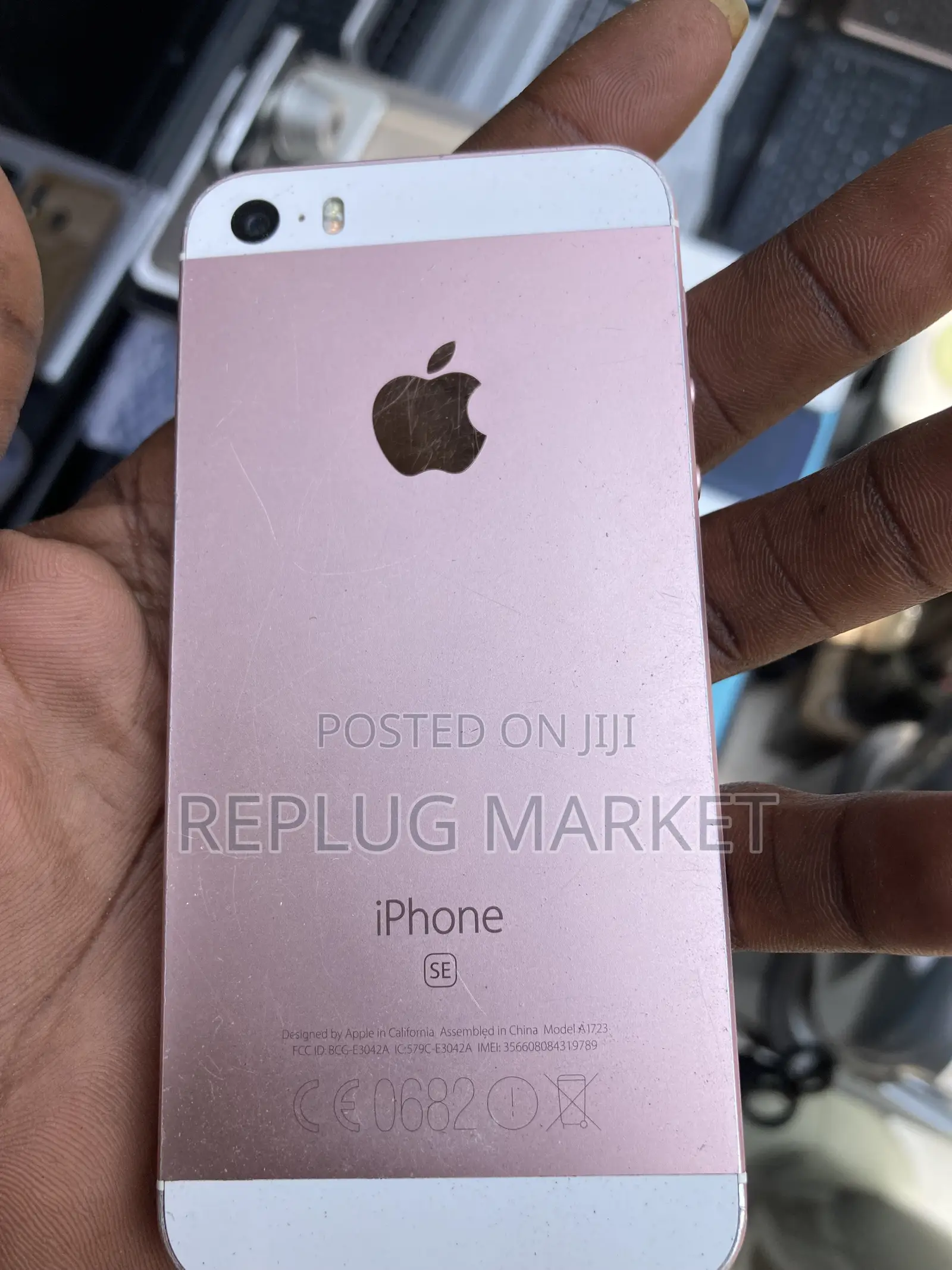 Apple iPhone SE 64 GB Silver