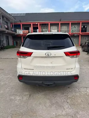Toyota Highlander XLE 4x4 V6 (3.5L 6cyl 8A) 2018 White