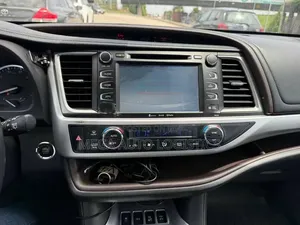 Toyota Highlander XLE 4x4 V6 (3.5L 6cyl 8A) 2018 White