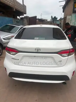 Toyota Corolla LE 2020 White