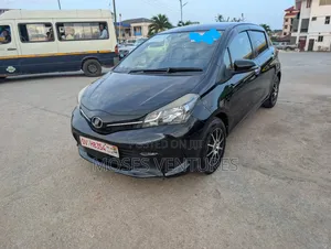 Toyota Vitz 1.3 FWD 5dr 2015 Black