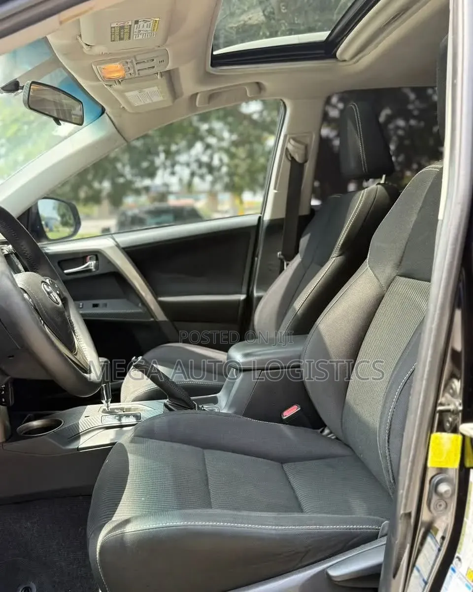Toyota RAV4 XLE 4dr SUV AWD (2.5L 4cyl 6A) 2015 Matt Black