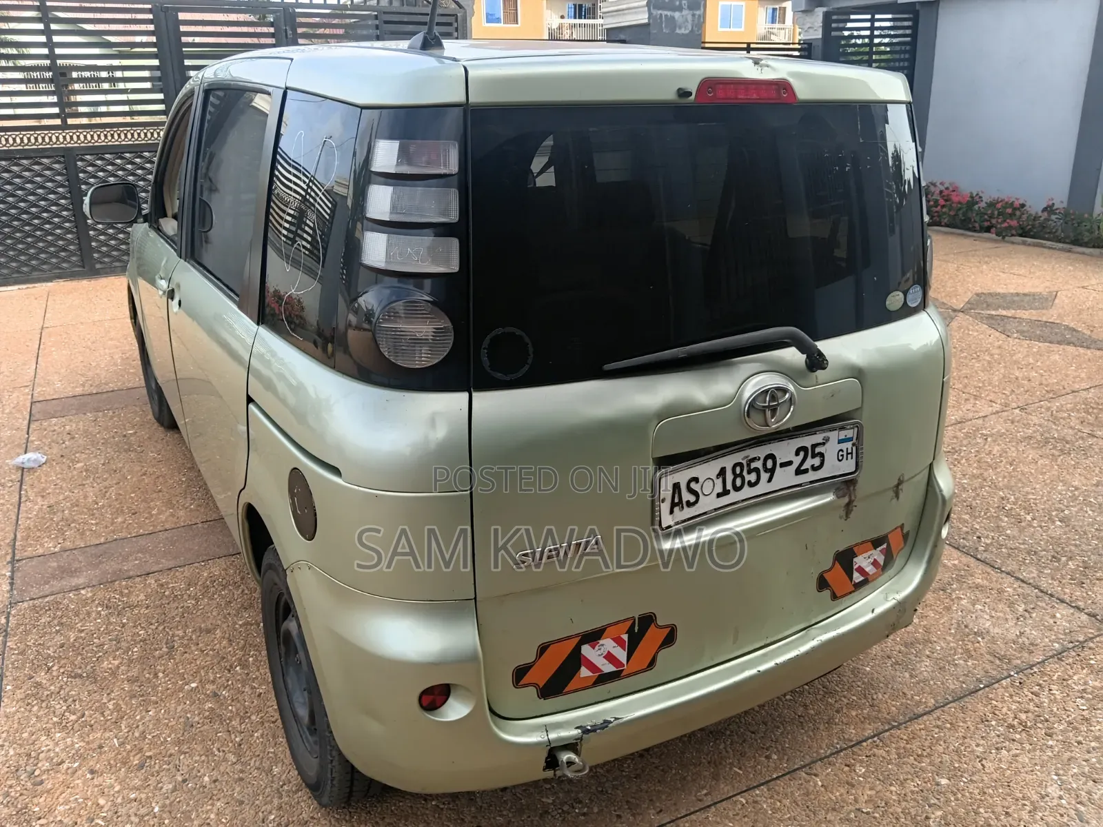Toyota Sienta 2013 Green