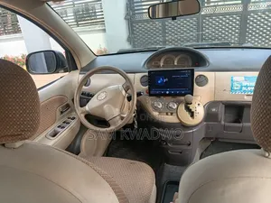 Toyota Sienta 2013 Green