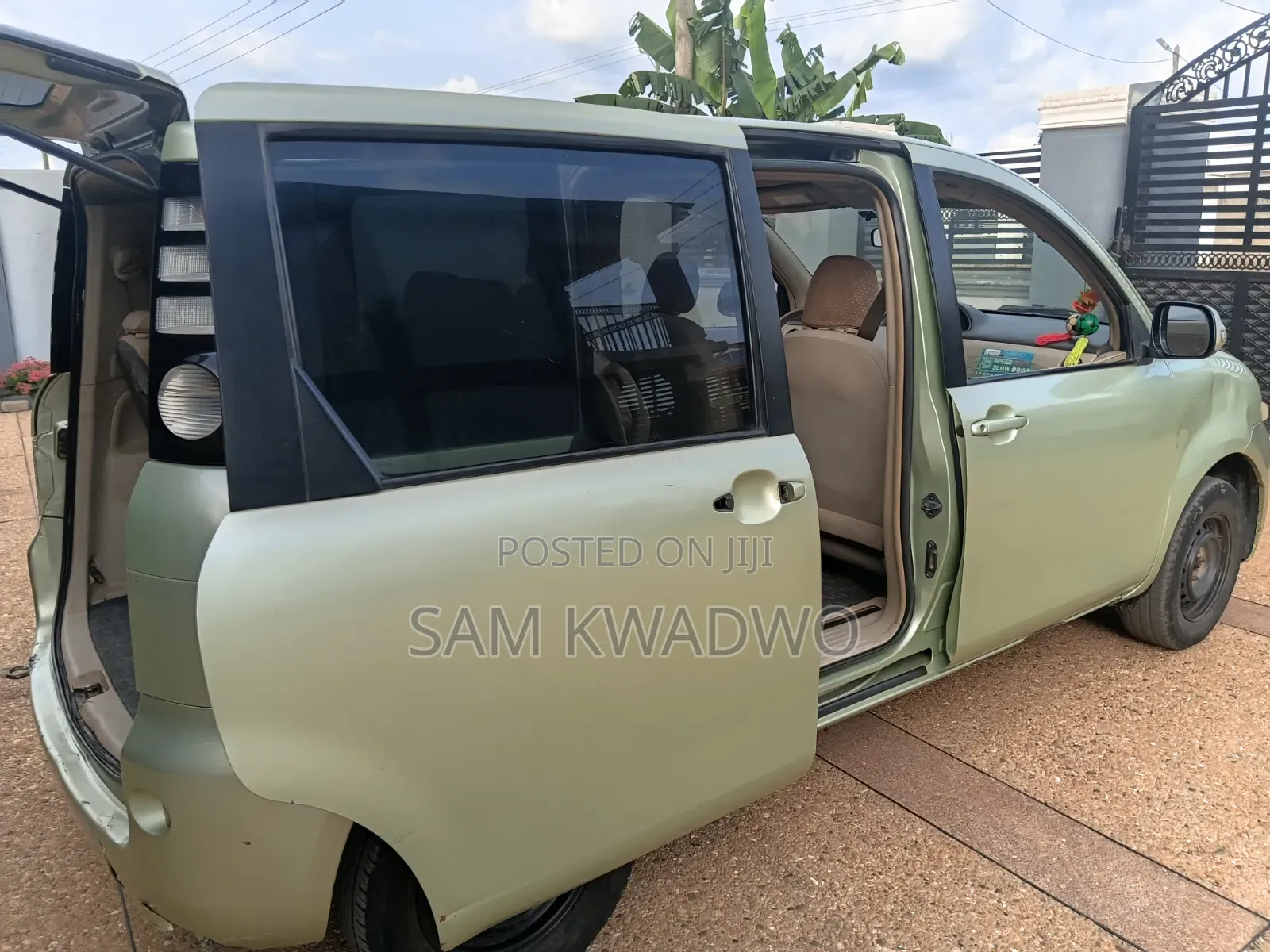 Toyota Sienta 2013 Green