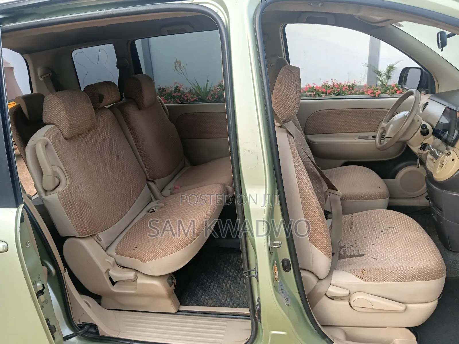 Toyota Sienta 2013 Green