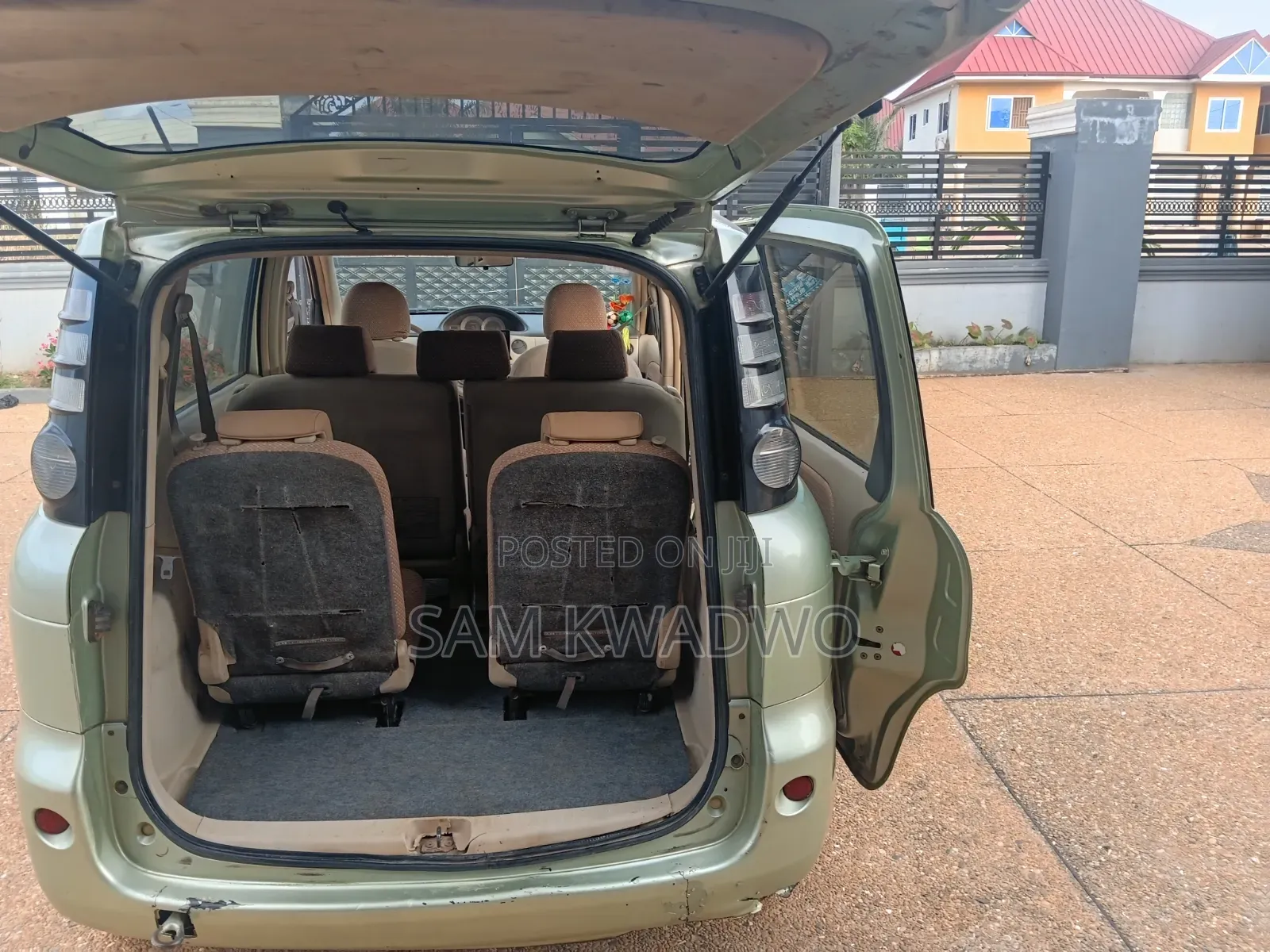 Toyota Sienta 2013 Green